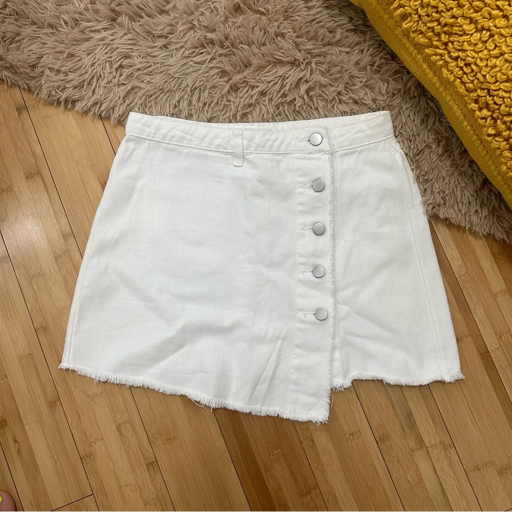 Women’s white front button asymmetrical raw hem denim skirt Size L